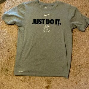 Nike - Just Do It - New York Yankees T-Shirt